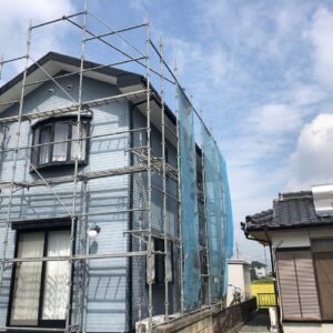 山口市 外壁塗装 仮設足場設置作業|安全に塗装作業を行うための準備段階